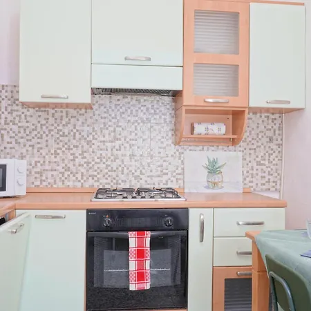 Апартаменти Gest Short Rent 4 *